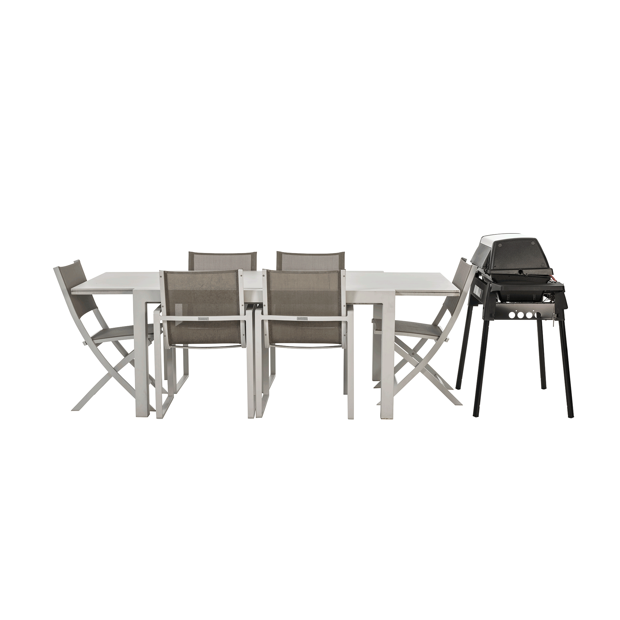 Outdoor furniture arranged and covered with a BAG’IN protective cover for winter storage.